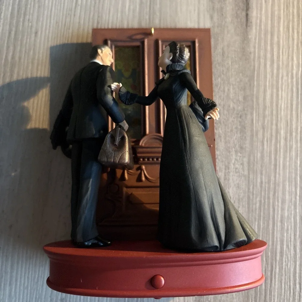 2009 Christmas Ornament Scarlett O'Hara & Rhett Butler Sound Gone With The Wind